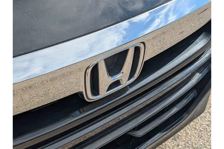 $24999 : Honda Accord 2018 Touring 4d image 5