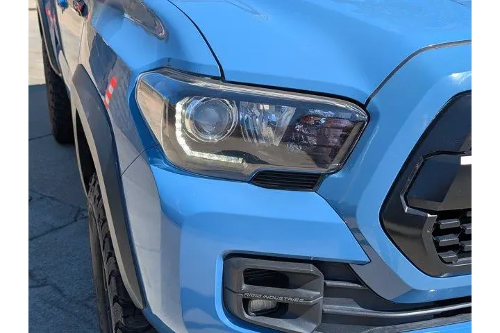 $31999 : Toyota Tacoma 2018 4x4 TRD P image 4