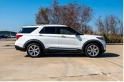 $24717 : Ford Explorer 2020 AWD Plati thumbnail