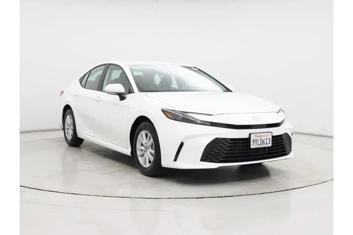 $31998 : Toyota Camry 2026 LE 4dr Sed image 1