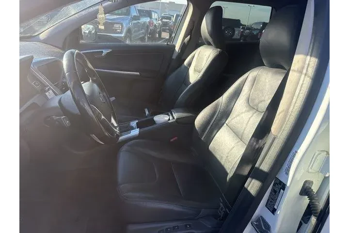 $10000 : Volvo XC60 2016 AWD T5 Premi image 10