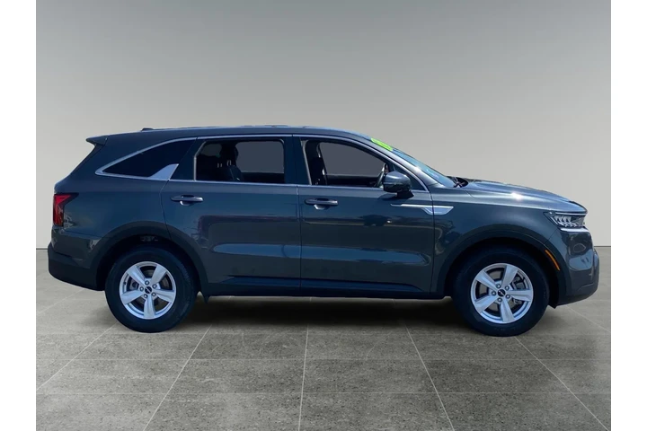 $29850 : Kia Sorento 2023 LX 4dr SUV image 6