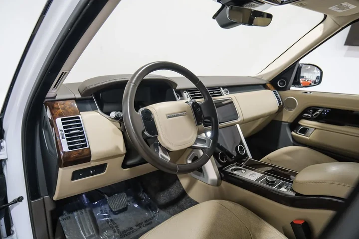 $32990 : 2020 Range Rover P525 HSE image 4