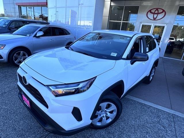 $31734 : 2024 RAV4 LE image 2