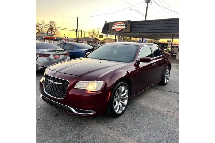 $14495 : 2019 300 Touring image 3