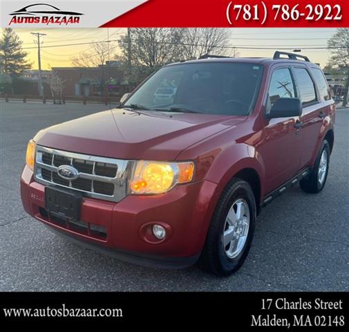$3900 : Used 2011 Escape 4WD 4dr XLT image 1