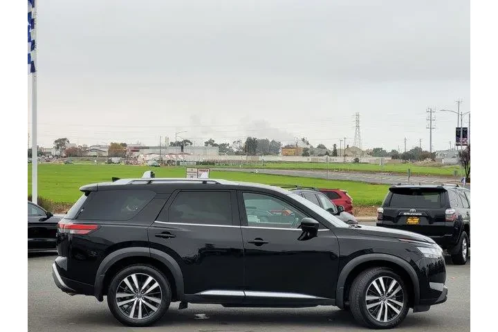 $31500 : Nissan Pathfinder 2023 Plati image 3