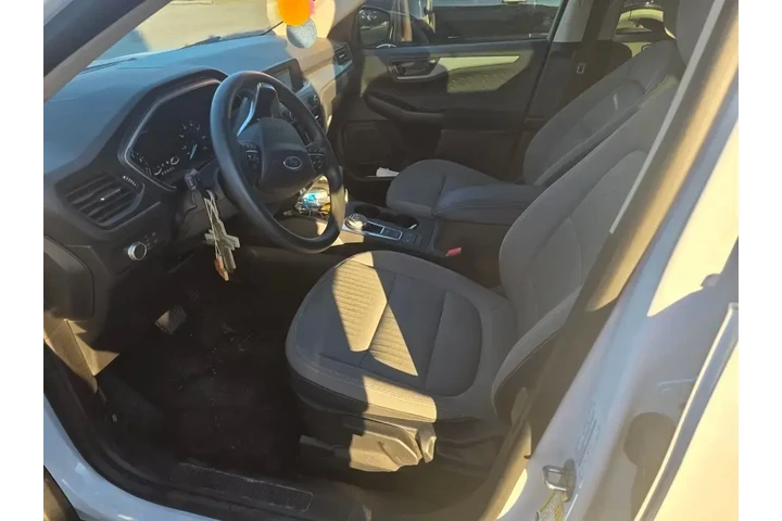 $14877 : Ford Escape 2020 S 4dr SUV image 7