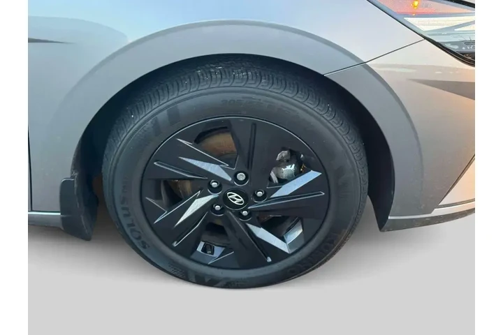 $17995 : Hyundai ELANTRA 2023 SEL 4dr image 8