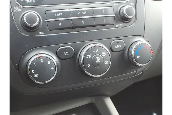 $8769 : Kia Forte 2014 LX 4dr Sedan image 6