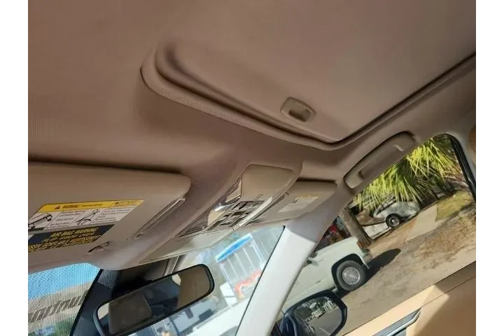 $22999 : Toyota RAV4 2021 XLE Premium image 4