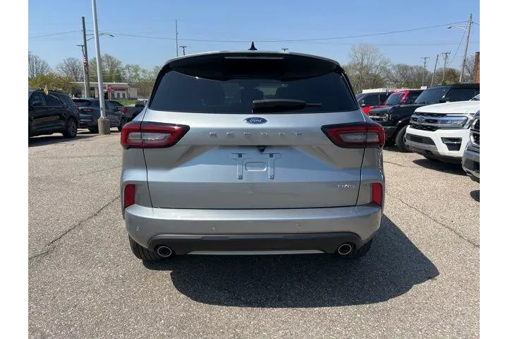 $27658 : Ford Escape 2023 AWD ST-Line image 5
