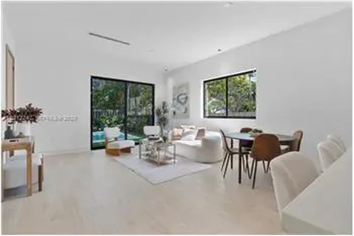 $8500 : Rental property with 4 bedro image 6