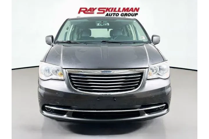 $9975 : Chrysler Town and Country 20 image 2