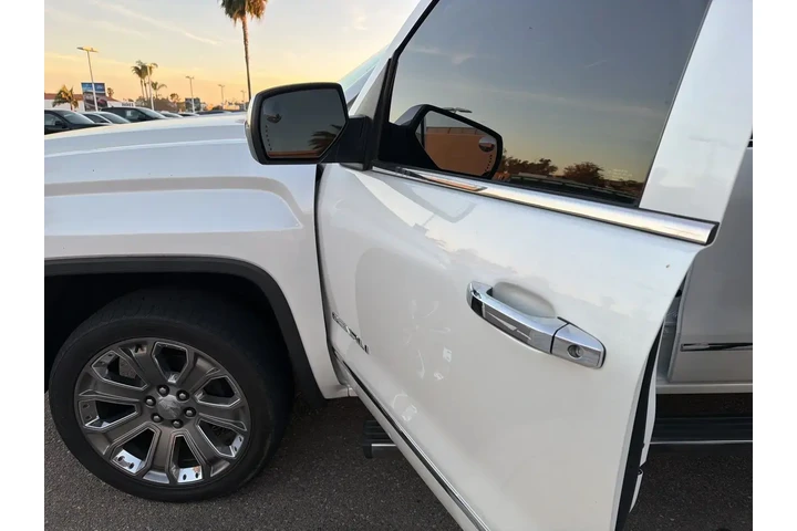 $28800 : GMC Sierra 1500 2017 4x4 Den image 8