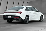 $19900 : Hyundai ELANTRA 2025 SEL Spo thumbnail