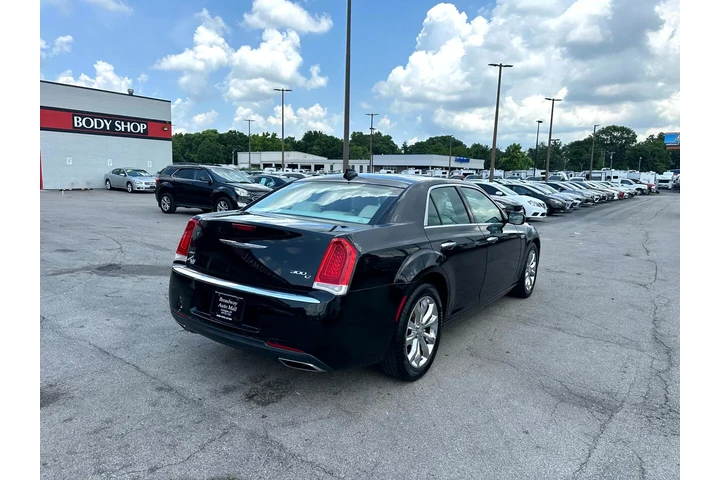 $11780 : 2016 300 4dr Sdn 300C AWD image 2