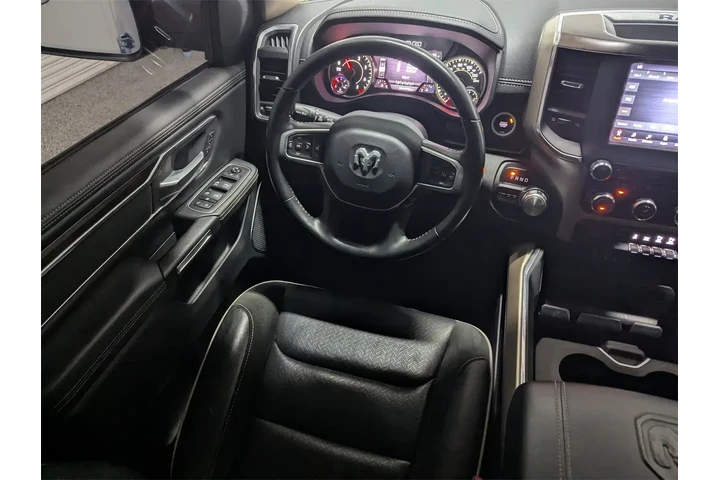 $31997 : Ram 1500 2021 4x2 Laramie 4d image 7