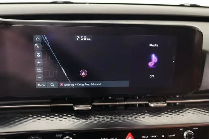 $39734 : Kia Carnival 2023 SX Prestig image 7