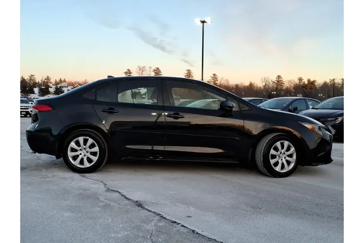 $17792 : Toyota Corolla 2022 LE 4dr S image 2