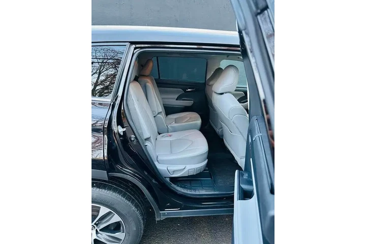 $30200 : 2020 Highlander XLE image 7