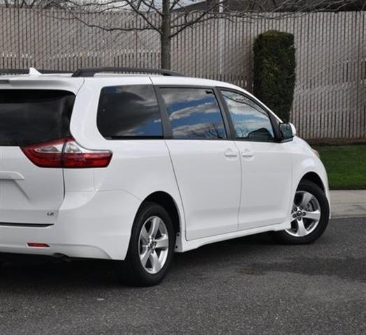 $16500 : 2018 Toyota Sienna LE Minivan image 3