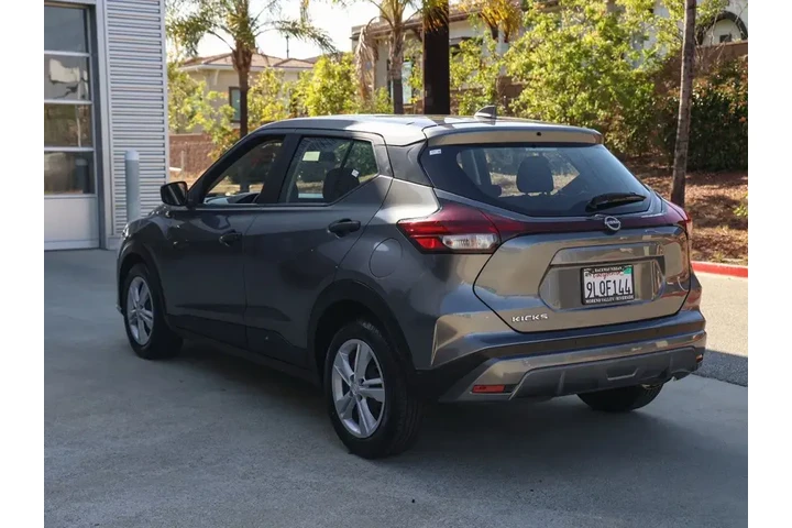 $17934 : Nissan Kicks 2024 S 4dr Cros image 6