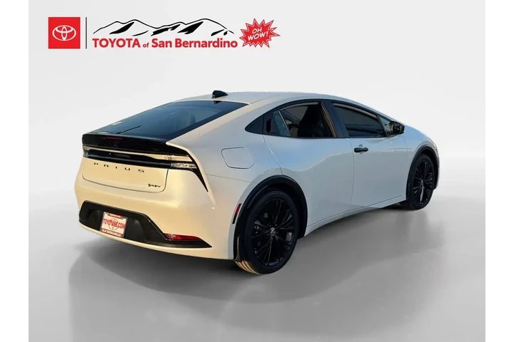 $39999 : Toyota Prius Plug-in Hybrid image 5