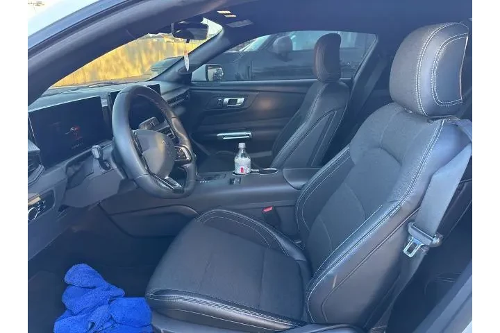 $28995 : Ford Mustang 2024 EcoBoost 2 image 8