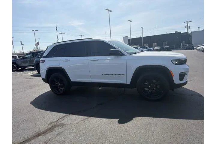 $31980 : Jeep Grand Cherokee 2023 4x4 image 3