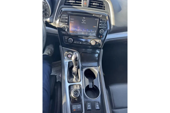 $13750 : 2016 Maxima 3.5 SV image 10