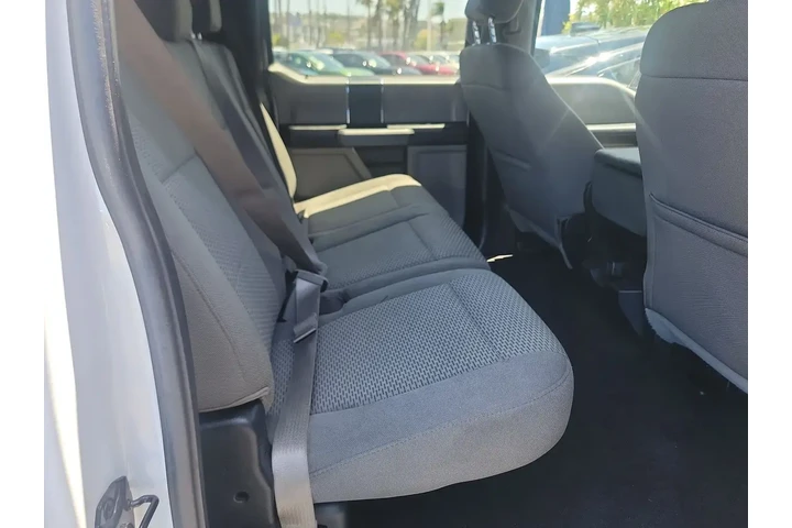 $27550 : Ford F-150 2017 4x4 Lariat 4 image 3