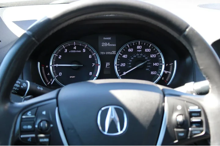 $16995 : 2015 TLX 4dr Sdn FWD image 8