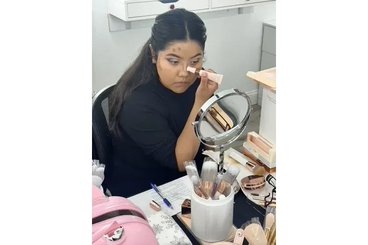 Curso de uñas acrilica image 5