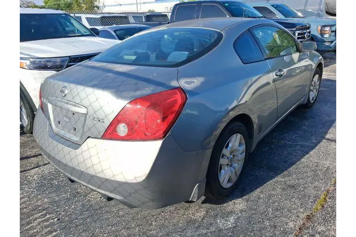$3990 : Nissan Altima 2009 2.5 S 2dr image 3