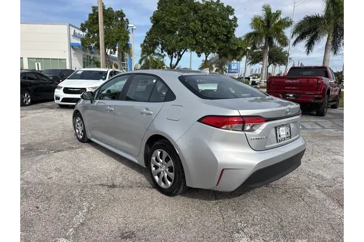 $20488 : Toyota Corolla 2025 LE 4dr S image 5