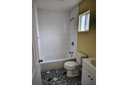 $2500 : Casa de 2 Cuartos y 2 Baños thumbnail