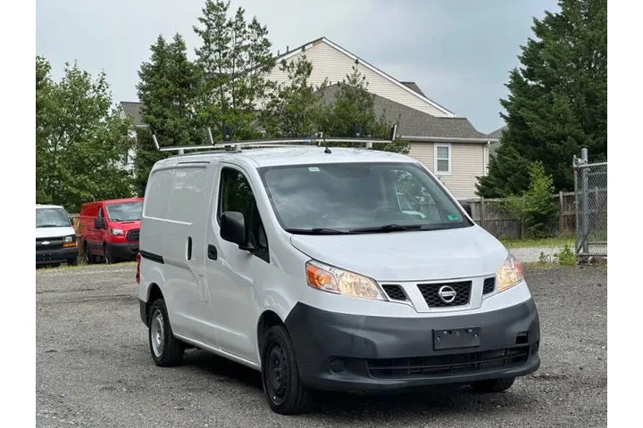 $11990 : 2018 NV200 image 2