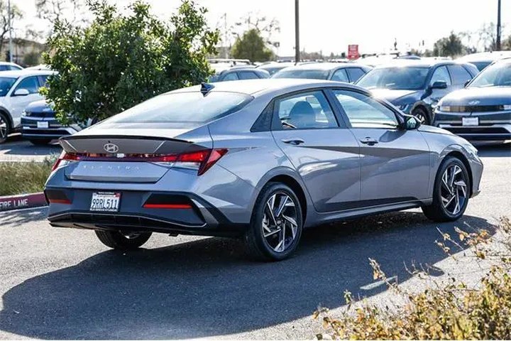 $20991 : Hyundai ELANTRA 2025 SEL Spo image 5