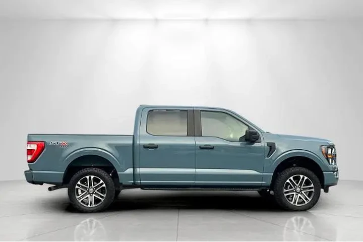$37787 : Ford F-150 2023 4x4 XL 4dr S image 2