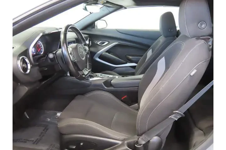 $24995 : Chevrolet Camaro 2023 LT 2dr image 7