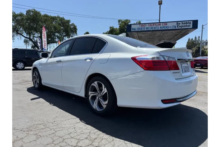 2014 Accord Plug-In image 6