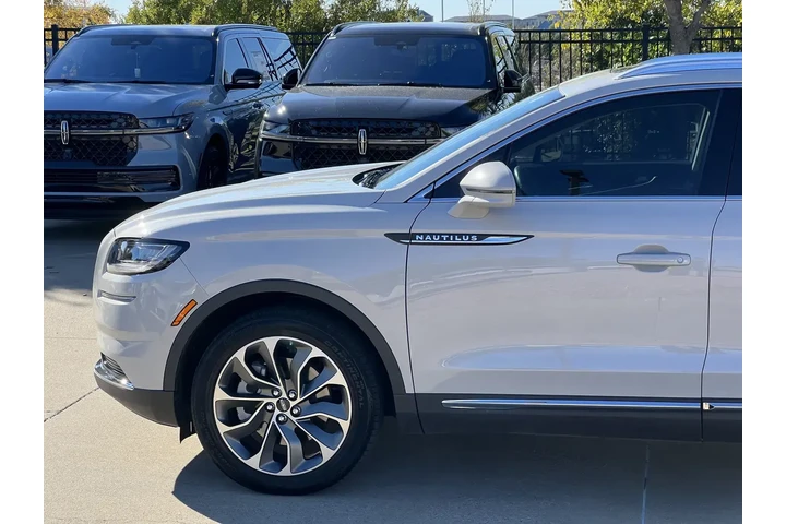 $39910 : Lincoln Nautilus 2023 Reserv image 5