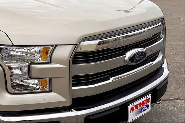 $25977 : Ford F-150 2017 4x4 Lariat 4 image 4