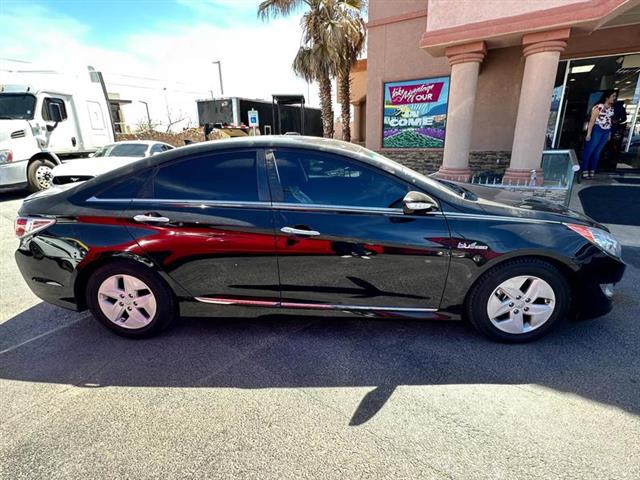 $9995 : Pre-Owned 2012 Sonata Hybrid image 5