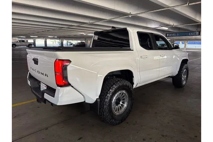 $39998 : Toyota Tacoma 2025 4x2 SR5 4 image 3