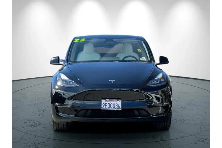 $33997 : Tesla Model Y 2023 AWD 4dr C image 9