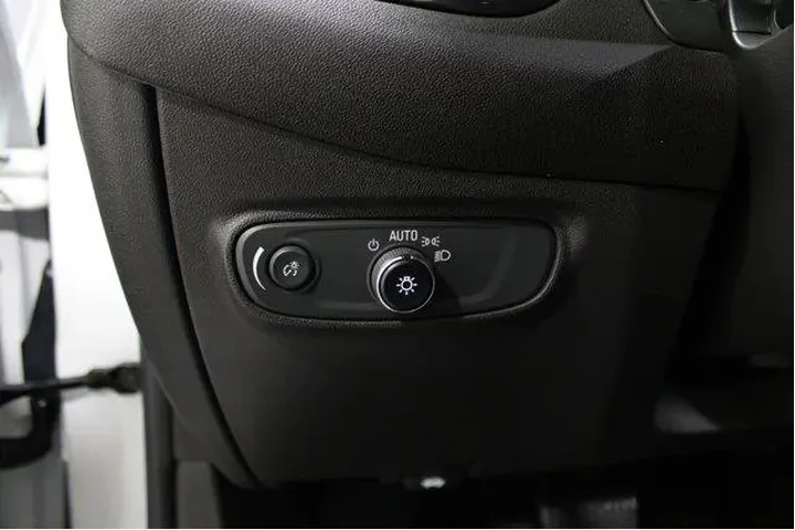 $24911 : Chevrolet Equinox 2023 4x4 R image 8