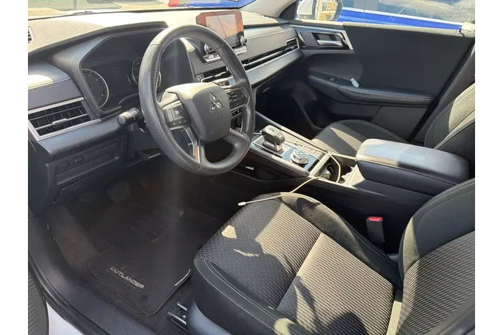 $22991 : Mitsubishi Outlander 2023 ES image 5