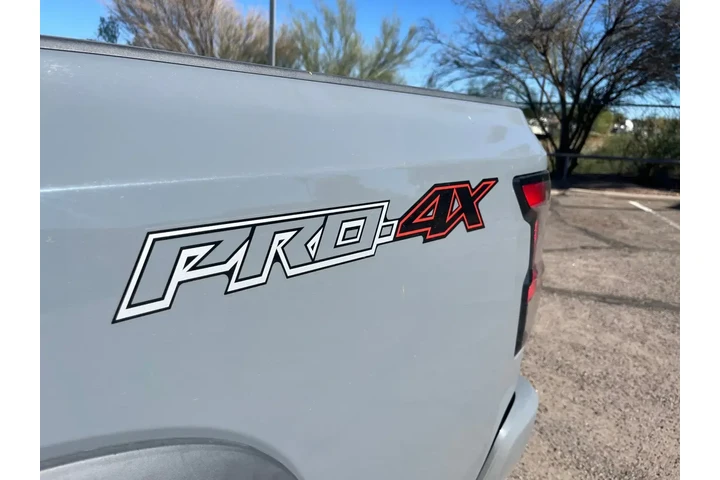 Nissan Frontier 2023 4x4 S 4 image 9